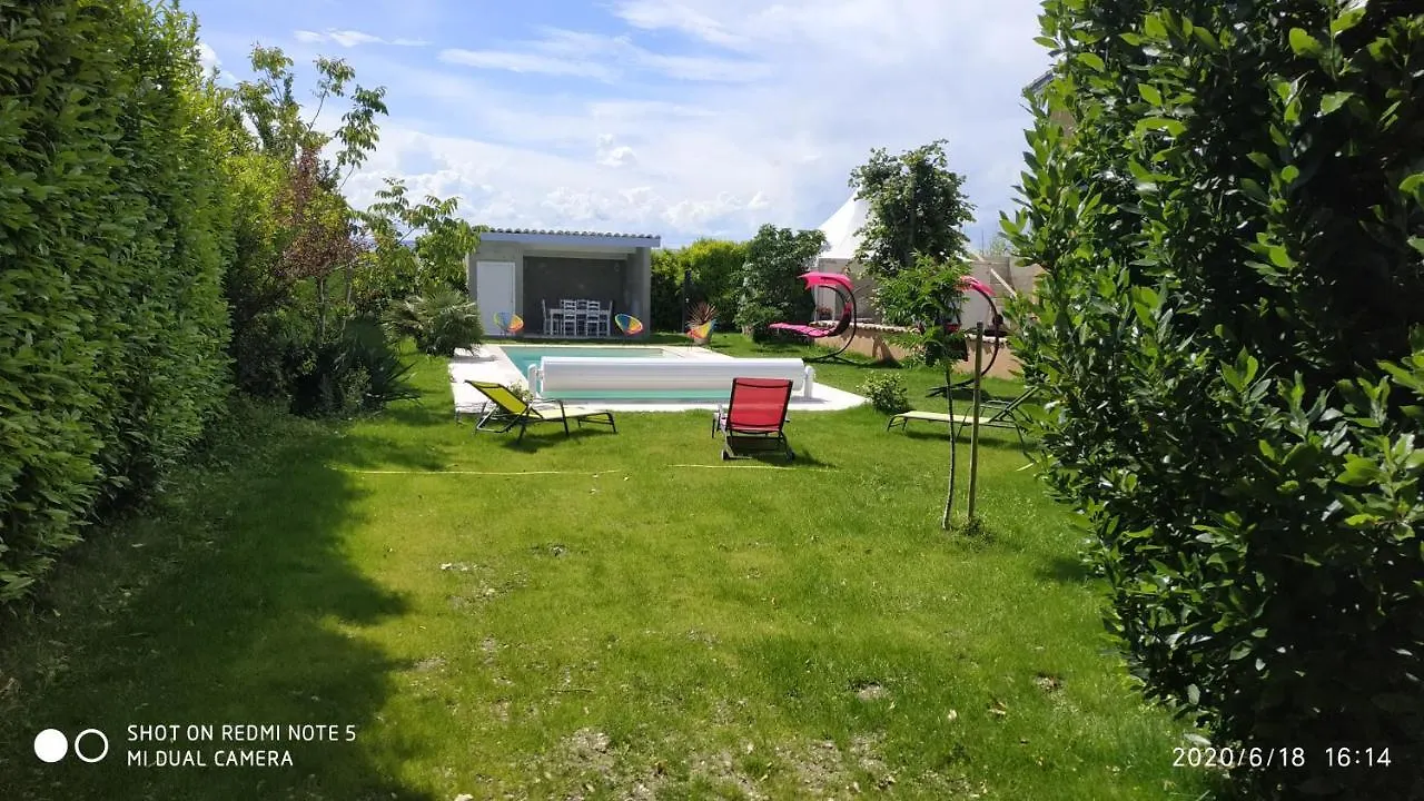 La Cle Des Champs Bed & Breakfast Chabeuil 3*,  Fransa